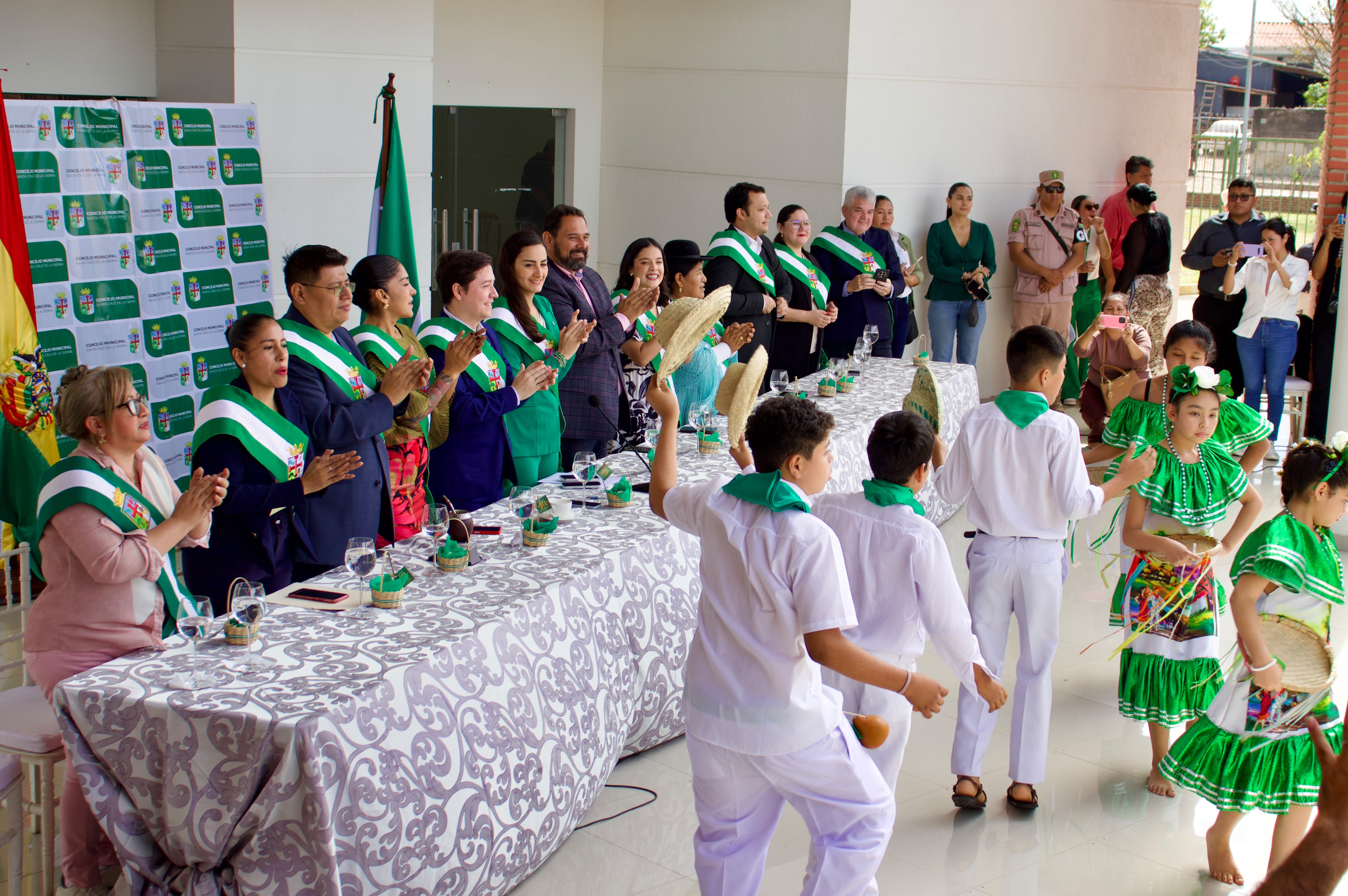 Imagen de noticia: El Concejo Municipal rinde homenaje al Distrito 9 por sus 40 años de pujante crecimiento